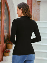 EMERY ROSE Mock Neck Heart Print Tee